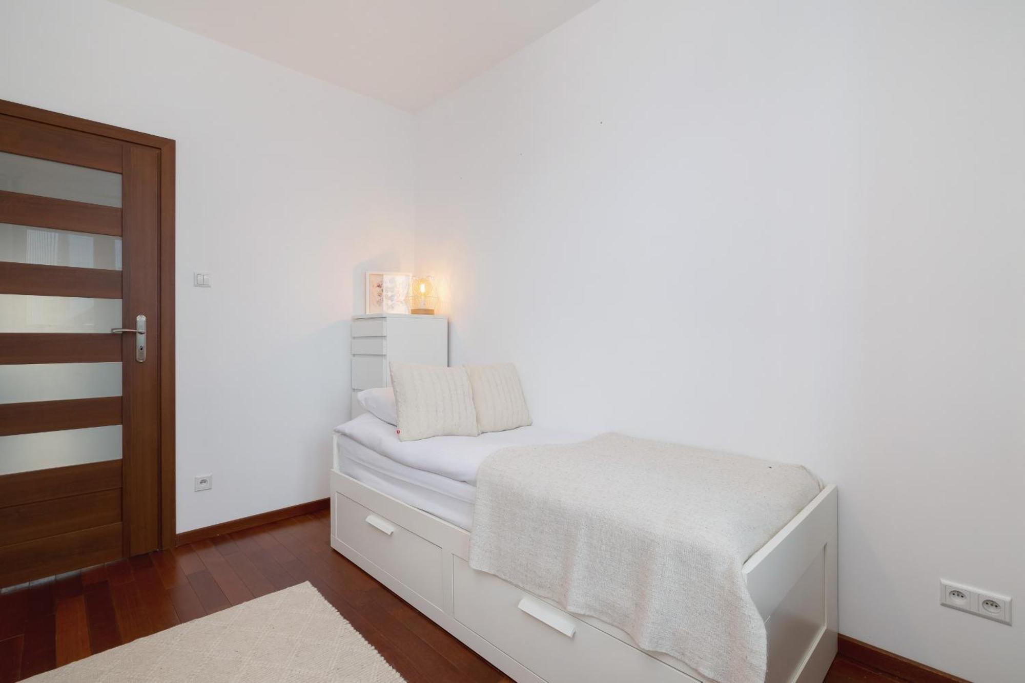 Spacious & Cozy Grzegorzecka By Renters Krakow